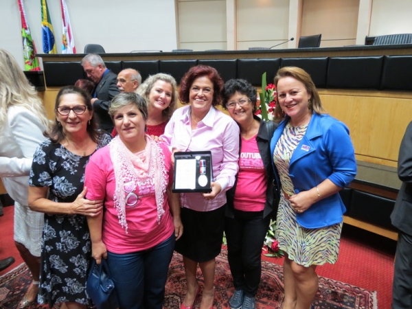 Voluntárias da AMUCC recebem homenagens no aniversário de Florianópolis